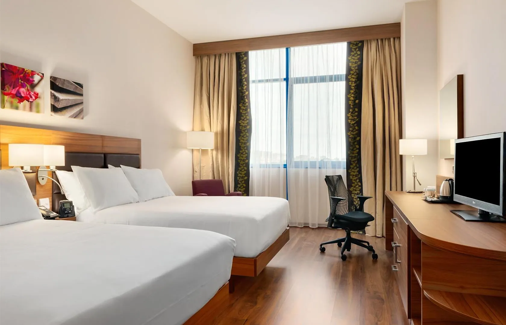 Hilton Garden Inn מאלגה 4*,