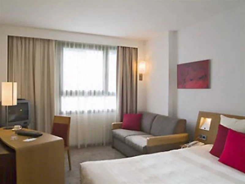 Hilton Garden Inn מאלגה 4*,